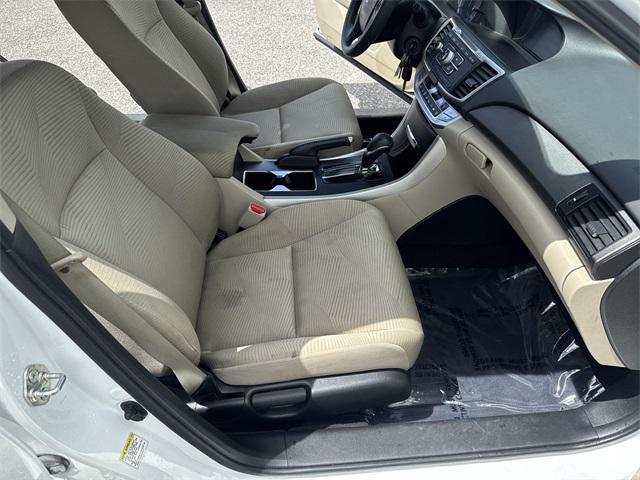 Photo of 2014 White Orchid Pearl Honda Accord