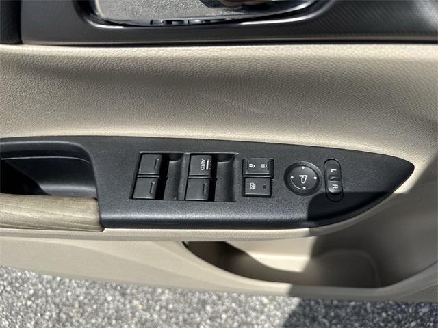 Photo of 2014 White Orchid Pearl Honda Accord