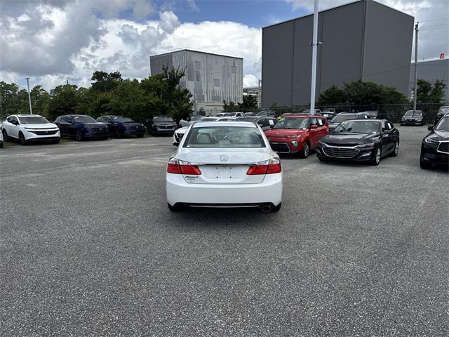 Photo of 2014 White Orchid Pearl Honda Accord