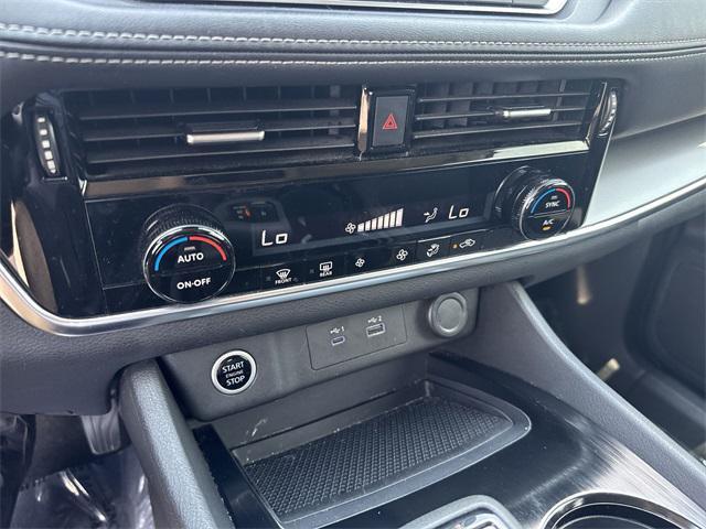 Photo of 2022 Gun Metallic Nissan Rogue