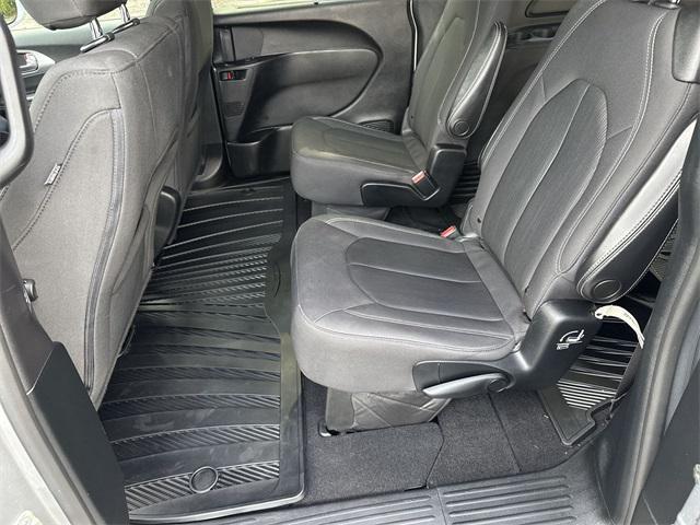 Photo of 2019 Billet Silver Metallic Clearcoat Chrysler Pacifica