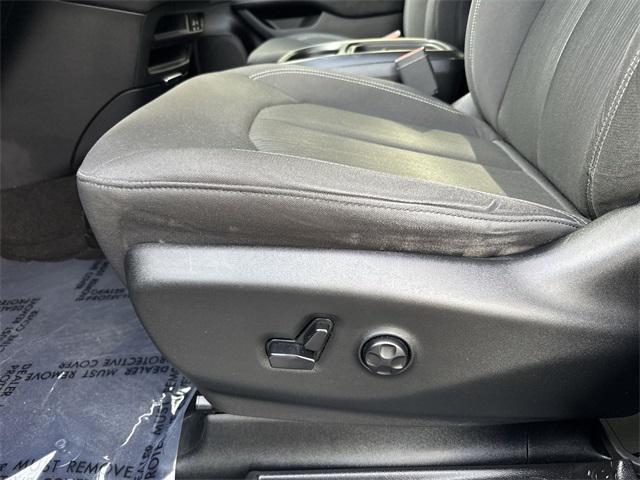 Photo of 2019 Billet Silver Metallic Clearcoat Chrysler Pacifica