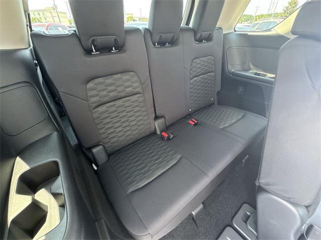 Photo of 2025 Glacier White Nissan Pathfinder