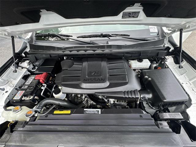 Photo of 2024 Glacier White Nissan Titan