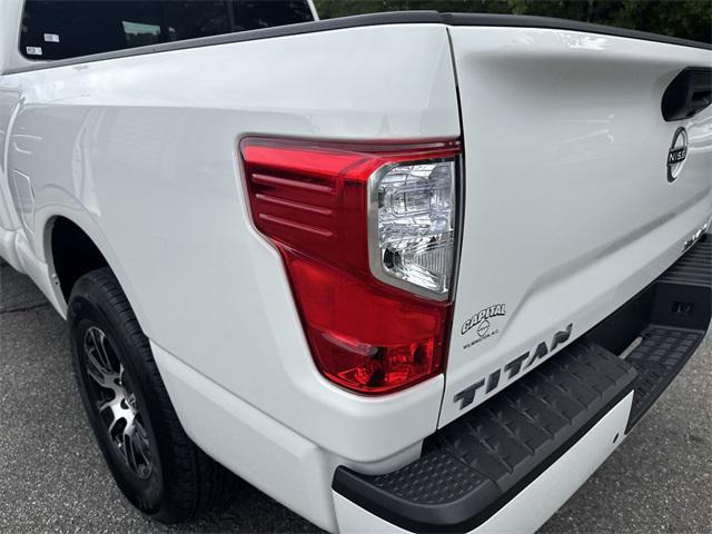 Photo of 2024 Glacier White Nissan Titan