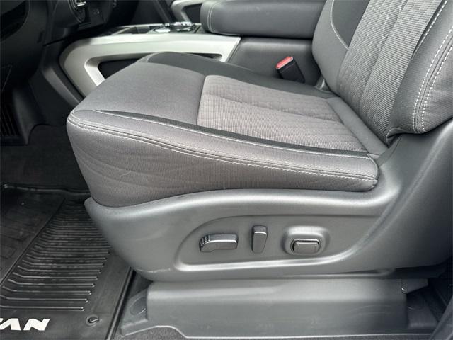 Photo of 2024 Glacier White Nissan Titan