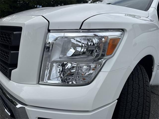 Photo of 2024 Glacier White Nissan Titan