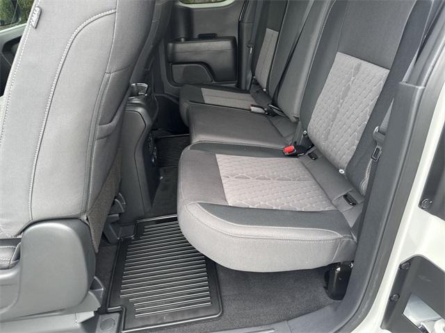 Photo of 2024 Glacier White Nissan Titan