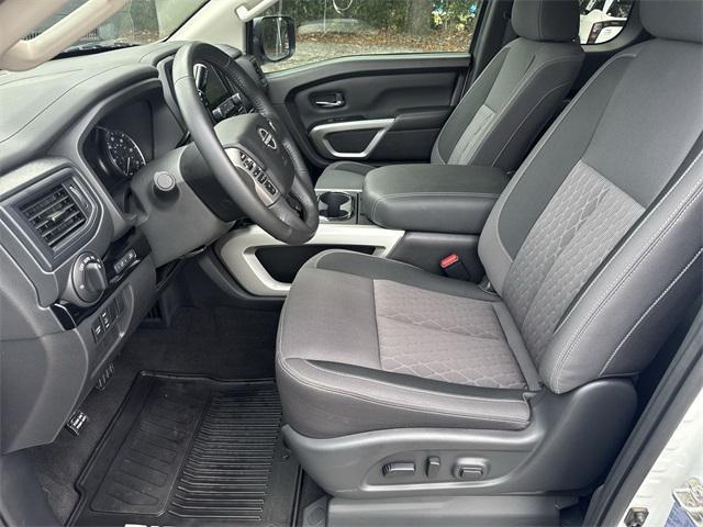 Photo of 2024 Glacier White Nissan Titan