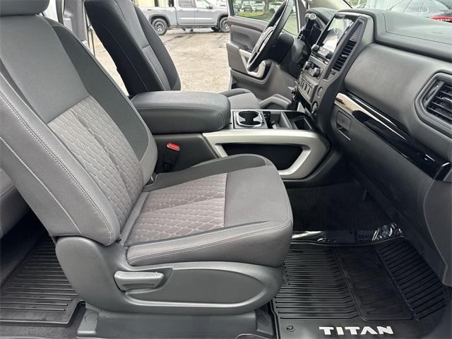 Photo of 2024 Glacier White Nissan Titan