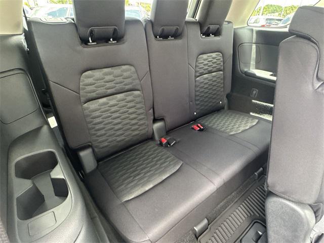 Photo of 2025 Glacier White Nissan Pathfinder