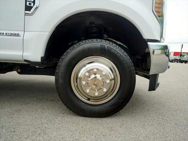 Photo of 2019 Oxford White Ford F-350