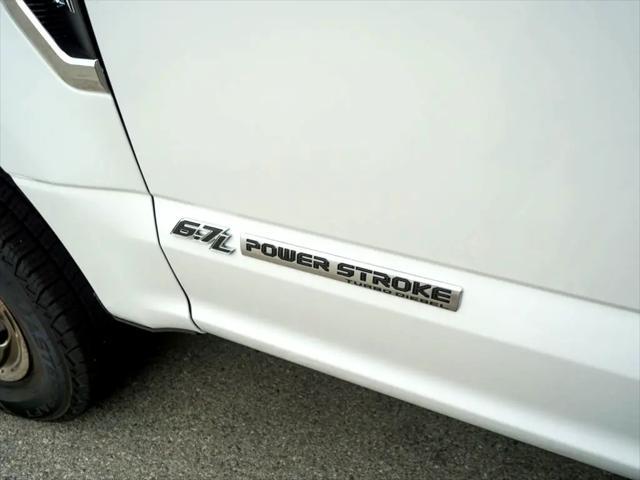 Photo of 2019 Oxford White Ford F-350