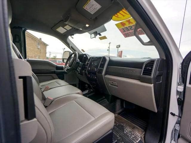 Photo of 2019 Oxford White Ford F-350