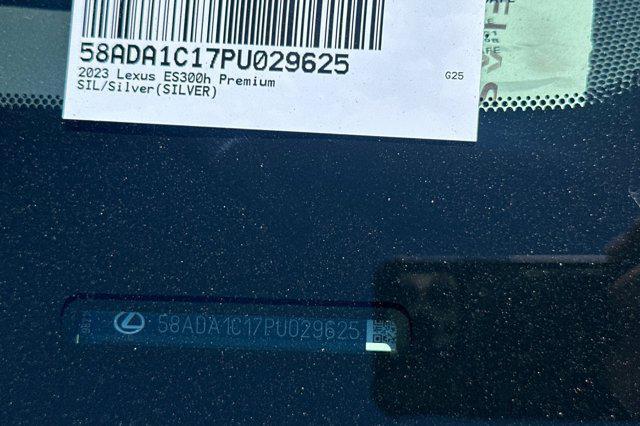 Photo of 2023 Iridium Lexus ES 300h