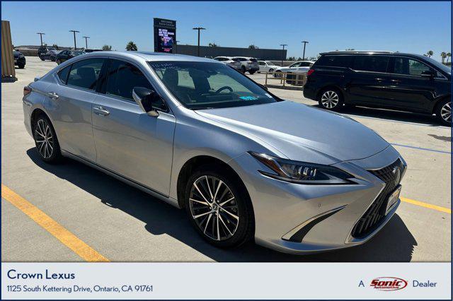 Photo of 2023 Iridium Lexus ES 300h