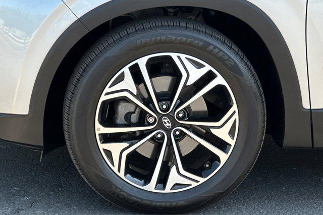 Photo of 2020 Shimmering Silver Pearl Hyundai SANTA FE