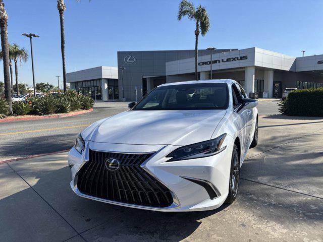 Photo of 2025 Eminent White Pearl Lexus ES 300h