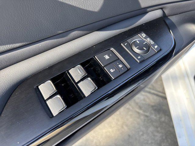 Photo of 2025 Eminent White Pearl Lexus ES 300h