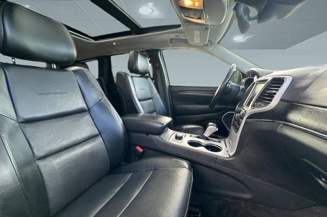 Photo of 2018 Billet Silver Metallic Clearcoat Jeep Grand Cherokee