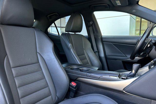 Photo of 2018 Silver Lexus IS 300
