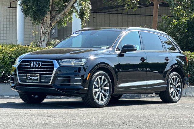 Photo of 2018 Black Audi Q7