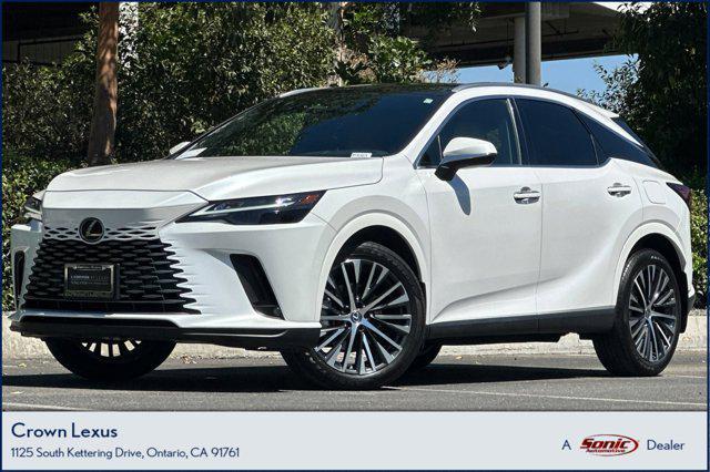 Photo of 2023 Eminent White Pearl Lexus RX 350