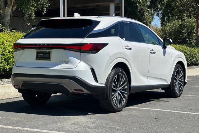 Photo of 2023 Eminent White Pearl Lexus RX 350