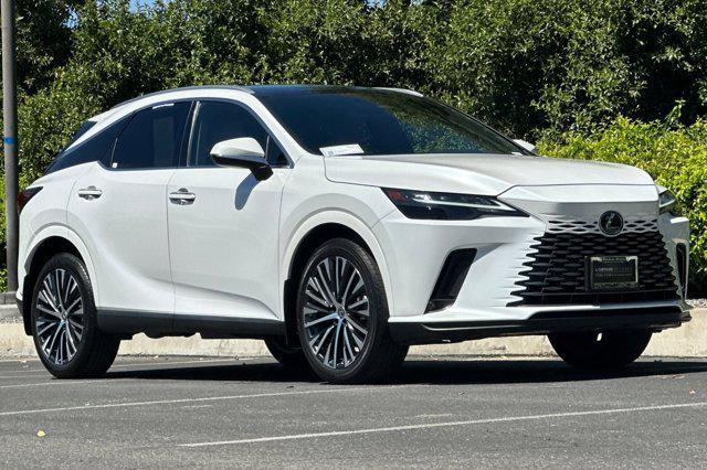 Photo of 2023 Eminent White Pearl Lexus RX 350