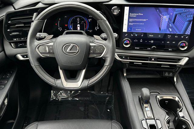 Photo of 2023 Nori Green Pearl Lexus RX 350