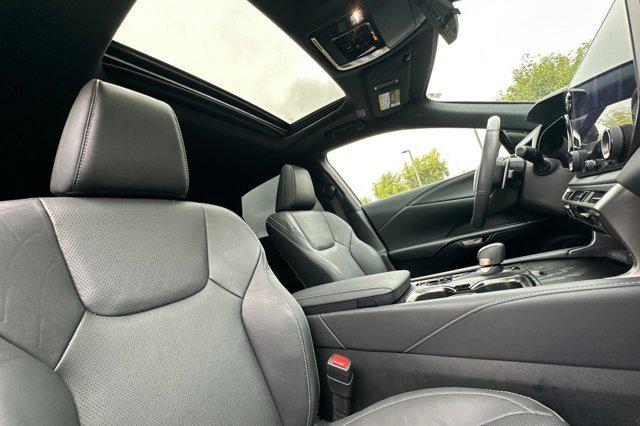 Photo of 2023 Nori Green Pearl Lexus RX 350