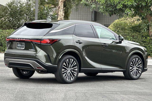 Photo of 2023 Nori Green Pearl Lexus RX 350