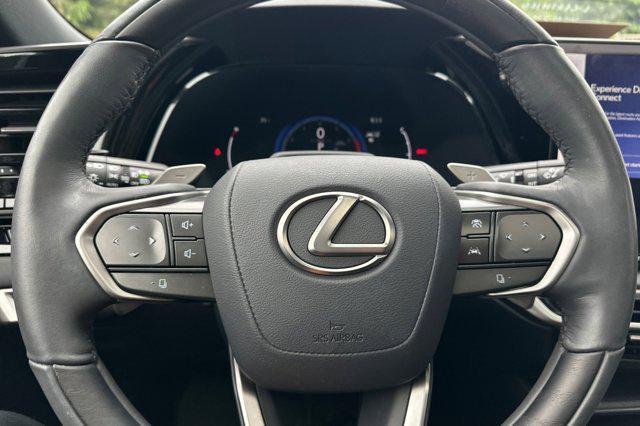 Photo of 2023 Nori Green Pearl Lexus RX 350