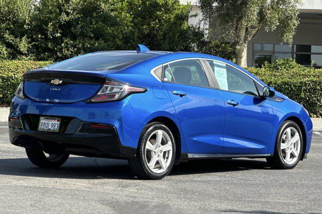 Photo of 2018 Kinetic Blue Metallic Chevrolet Volt