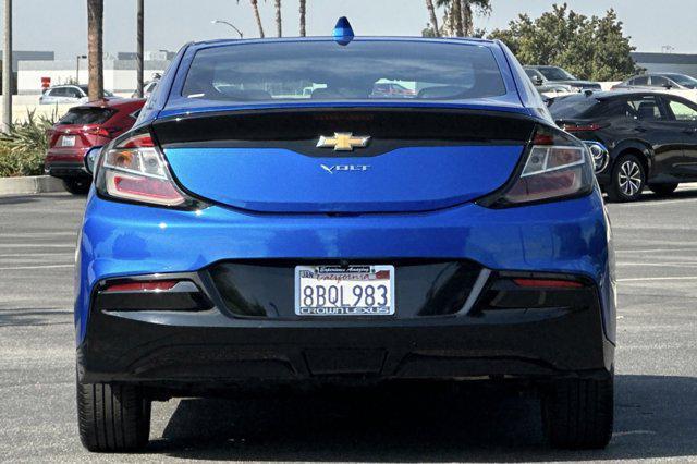 Photo of 2018 Kinetic Blue Metallic Chevrolet Volt