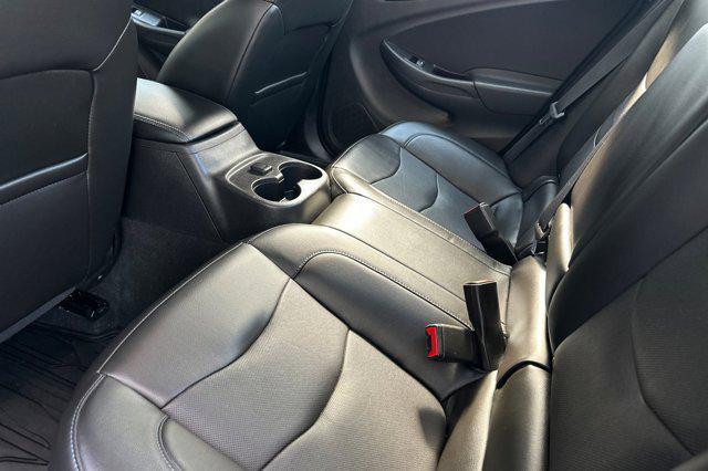 Photo of 2018 Kinetic Blue Metallic Chevrolet Volt