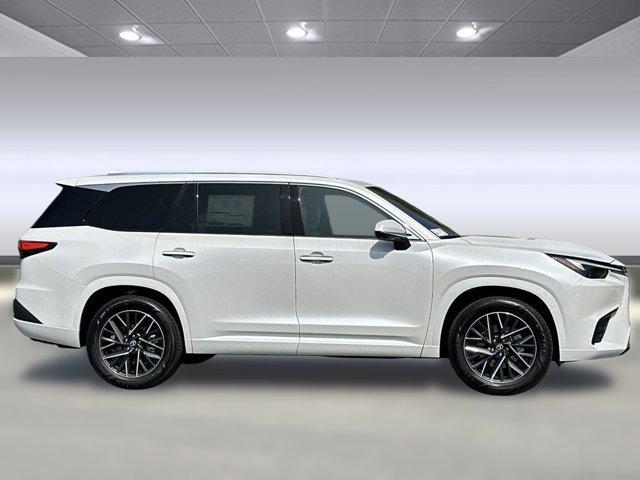 Photo of 2026 Wind Chill Pearl Lexus TX 350