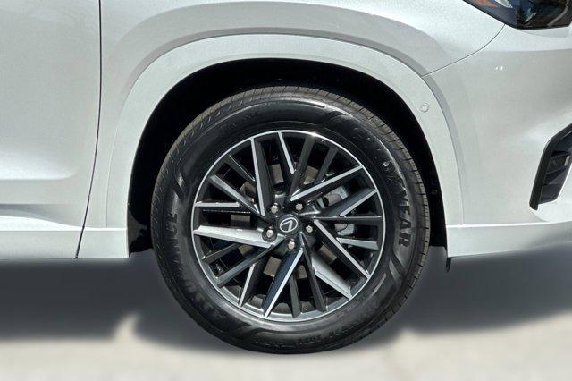 Photo of 2026 Wind Chill Pearl Lexus TX 350