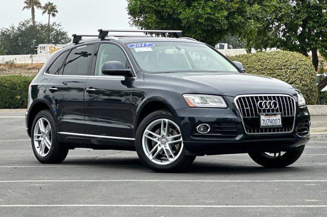Photo of 2017 Blue Audi Q5