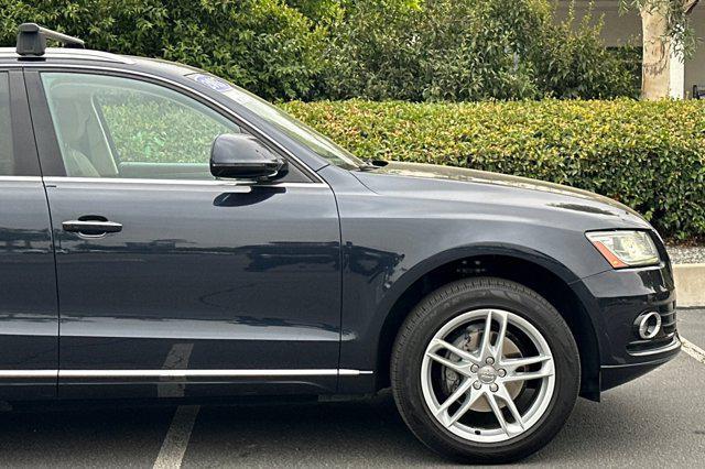 Photo of 2017 Blue Audi Q5