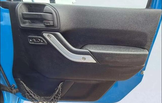 Photo of 2011 Cosmos Blue Jeep Wrangler