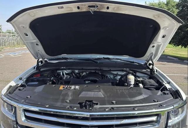 Photo of 2017 White Chevrolet Tahoe