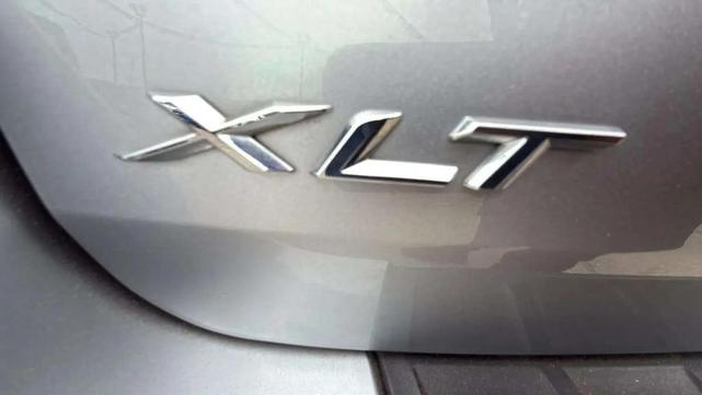 Photo of 2022 Iconic Silver Metallic Ford Explorer
