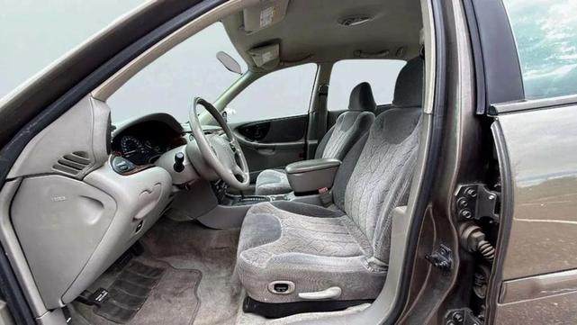 Photo of 2002 Burgundy Chevrolet Malibu