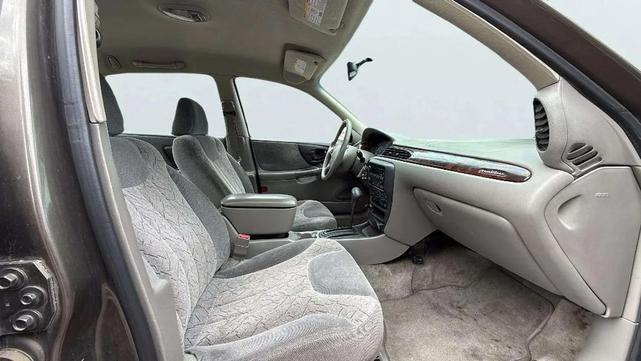 Photo of 2002 Burgundy Chevrolet Malibu
