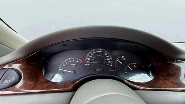 Photo of 2002 Burgundy Chevrolet Malibu