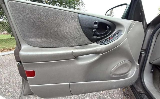Photo of 2002 Burgundy Chevrolet Malibu