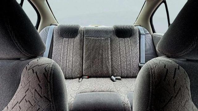 Photo of 2002 Burgundy Chevrolet Malibu