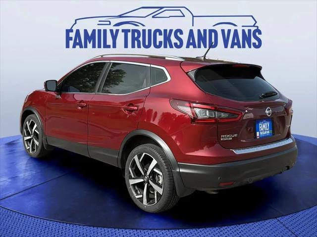 Photo of 2020 Maroon Nissan Rogue Sport