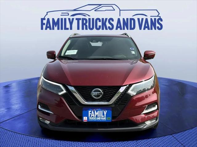 Photo of 2020 Maroon Nissan Rogue Sport